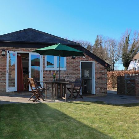 The Cowshed Villa Battle Exterior photo