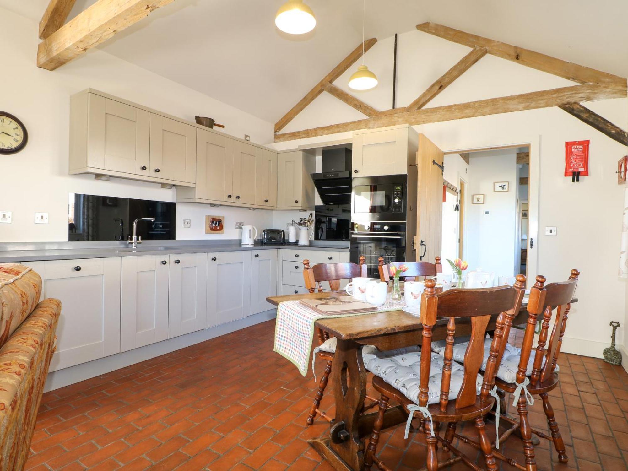 The Cowshed Villa Battle Exterior photo