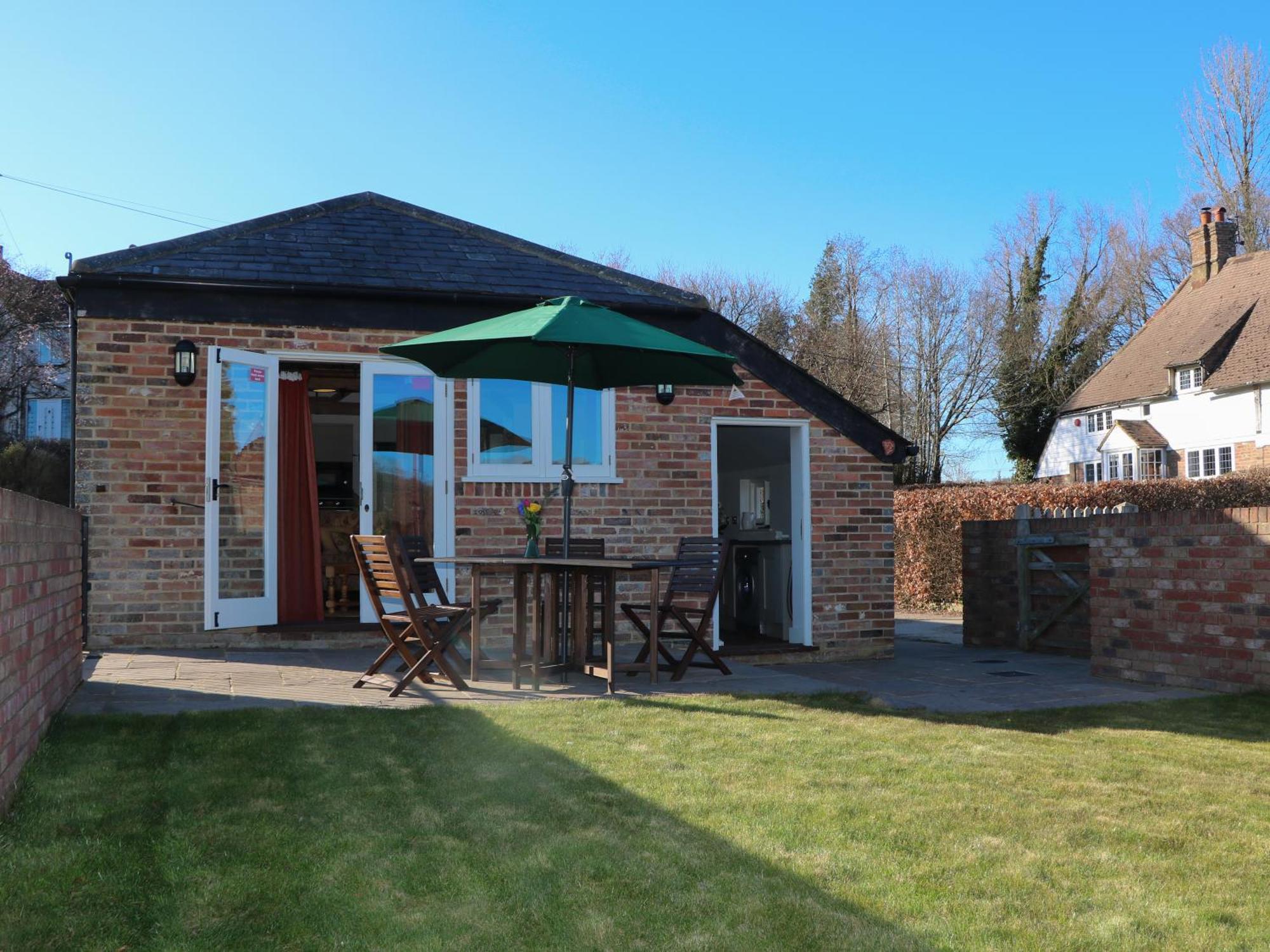 The Cowshed Villa Battle Exterior photo